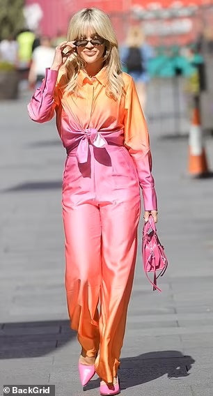 The Megan Ombre Satin 2 Piece Suit Set 💜