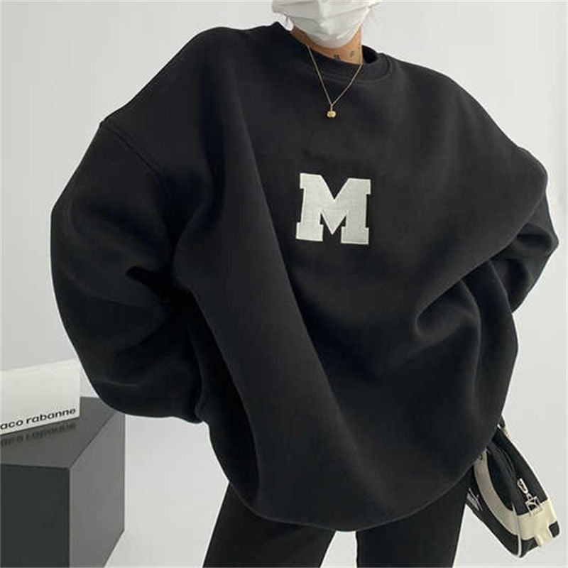 Minimalistic Oversize Sweatshirt