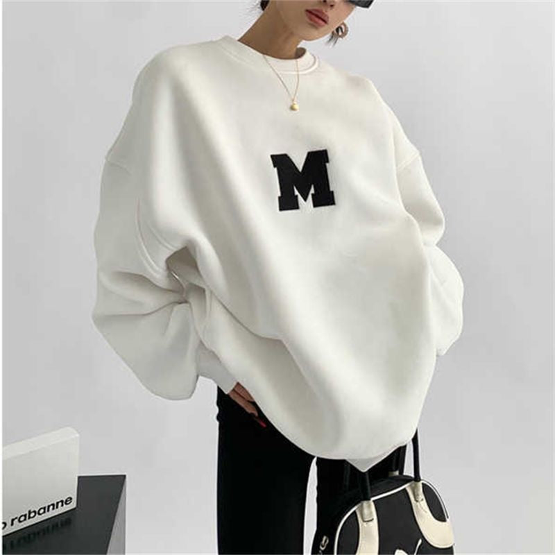 Minimalistic Oversize Sweatshirt