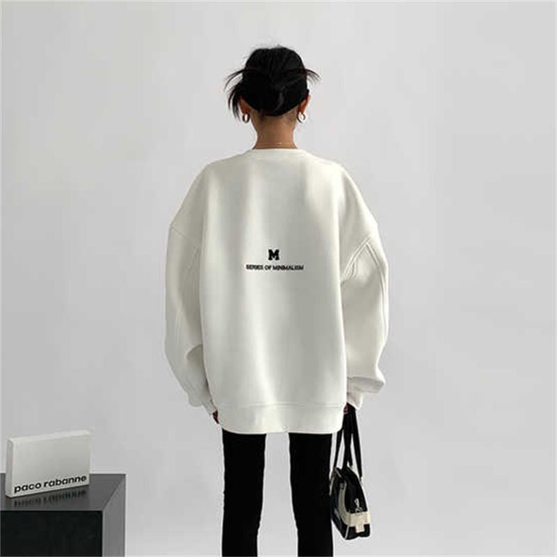 Minimalistic Oversize Sweatshirt