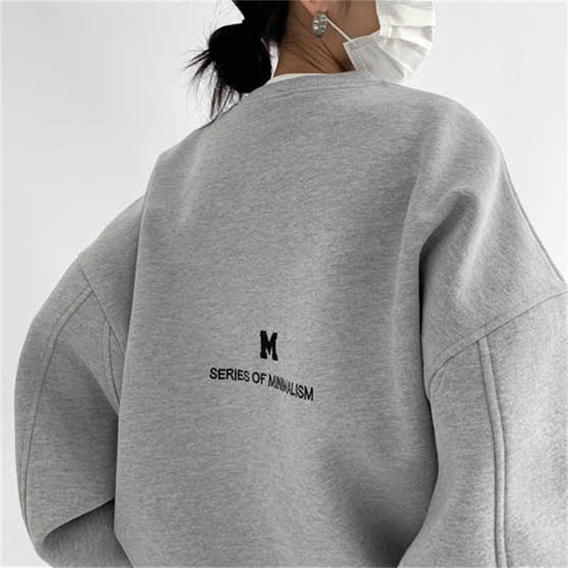 Minimalistic Oversize Sweatshirt